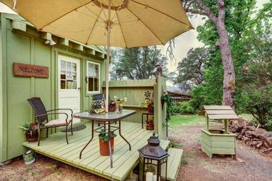 Apartments Charming Tiny Home with Deck and Pond Access!