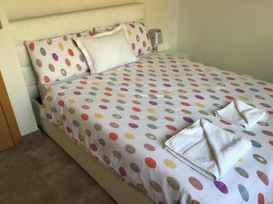 Guest house Double Room with Shared Bathroom and Shared Communal Areas R4