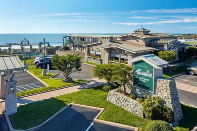 Отель Cavalier Oceanfront Resort
