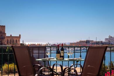 Апартаменты Front line townhouse Face la mer in Ferragudo luxury sea views