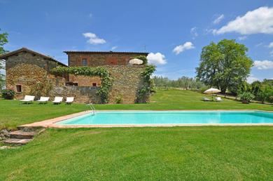 Rapale Apartment Sleeps 6 with Pool and WiFi