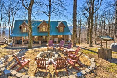 Holiday home Luxury Jasper Getaway with Hot Tub and Game Room!