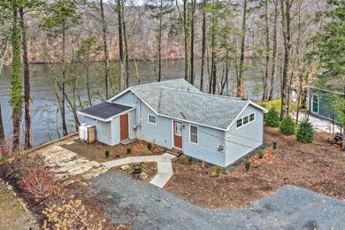 Holiday home Waterfront Retreat with Boat Dock and Fire Pit!