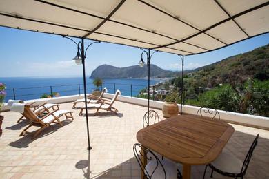 Дом отдыха 2 bedrooms house at Lipari 300 m away from the beach with sea view furnished terrace and wifi