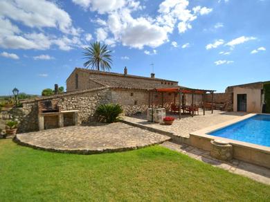 Holiday home Lovely Holiday Home in Vilafranca de Bonany with Pool and large garden