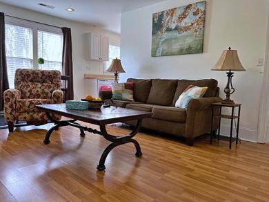 Apartments Cozy, Comfortable, Condo! Walking distance to Downtown! Free High-Speed Internet!