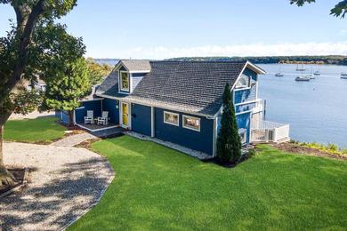 Holiday home East Greenwich Waterfront Gem Renovated with Kayaks