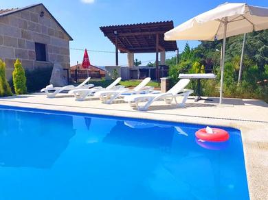 Hotel 3 bedrooms house with private pool jacuzzi and enclosed garden at Pontevedra