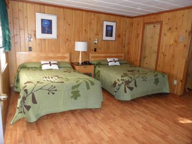 Lodge Seven Dwarfs Motel & Cabins