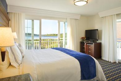 Отель Newport Beach Hotel & Suites