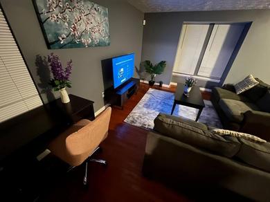 Apartments Lavish entire 4-bed 3-bath comfy home in DMV