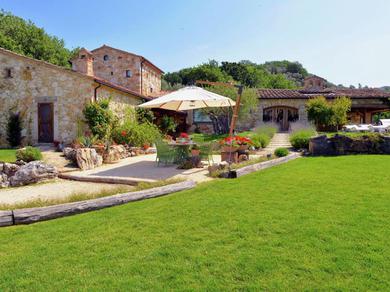 Вилла Luxurious villa in Guardea with private spa