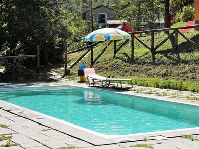 Дом отдыха Beautiful holiday home in Gallicano with shared pool