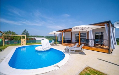 Holiday home Stunning Home In Cerovacki Galovici With Jacuzzi, Sauna And Heated Swimming Pool