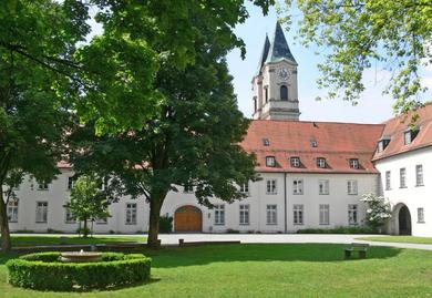 Отель Gäste- und Tagungshaus der Abtei Niederaltaich