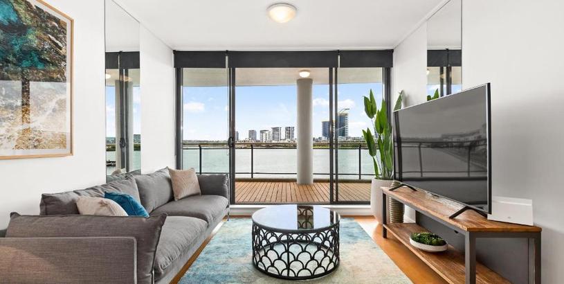 Apartments Resort style 2 bdrm in Homebush with bay views -57 BEN