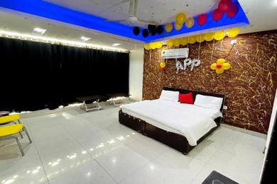 OYO 81294 Dwarka Mor Metro Hotel