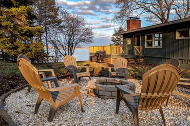 Дом отдыха Renovated and Cozy Cottage on Cayuga Lake Wine Trail