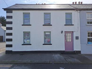 Дом отдыха 3 bed corner terrace house by the sea Wicklow town