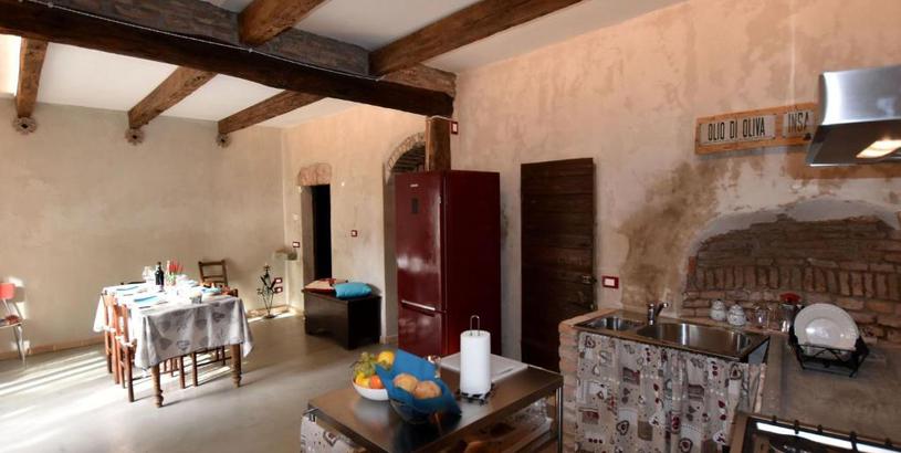 Holiday home Ancient renovated farmstead with private equipped garden Only 3km from the lake