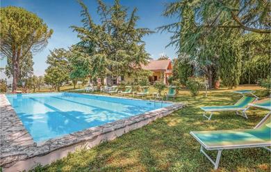 Дом отдыха Stunning home in Montopoli di Sabina RI with 4 Bedrooms, WiFi and Outdoor swimming pool
