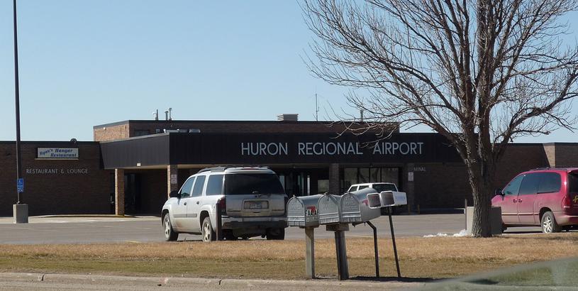 Huron Regional Airport (HON), Гурон, Соединенные Штаты