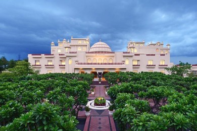 Отель Le Meridien Jaipur Resort & Spa
