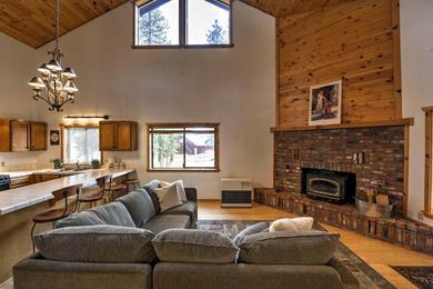 Дом отдыха Ashland Cabin - 170 Acres with Mountain Views and Sauna