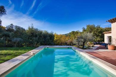 Отель villa spacieuse au calme, piscine chauffée, avec grand jardin