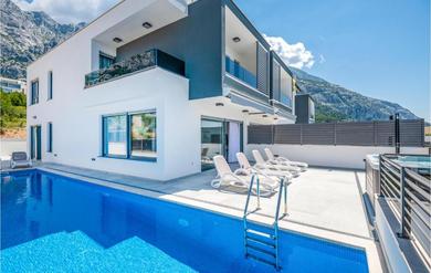 Holiday home Amazing Home In Makarska With 3 Bedrooms, Wifi And Outdoor Swimming Pool