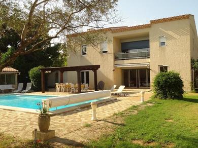 Holiday home Maison Taillades, 7 pièces, 12 personnes - FR-1-708-7