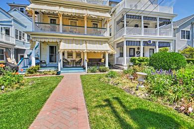 Apartments Ocean Grove Studio with A and C, 300 Feet to Beach!
