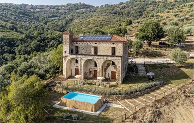  Amazing Home In Prignano Cilento With Outdoor Swimming Pool, Wifi And 4 Bedrooms