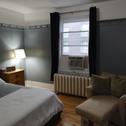 Гостевой дом Room with King Bed in Shared 3 Bedroom Downtown