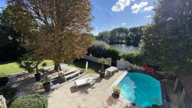 Villa Belle demeure avec piscine, vue et accès direct à la Seine, très proche de Paris