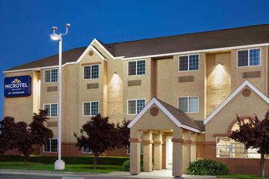 Отель Microtel Inn & Suites Lodi