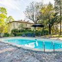 Apartments Tuscan Skye - Villa Sofia with private swimming pool and garden