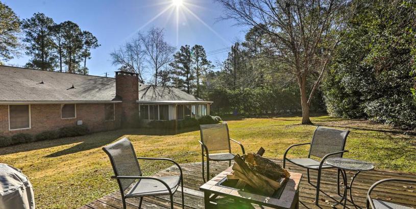 Holiday home Quiet Dothan House with Fenced Yard and Fire Pit!