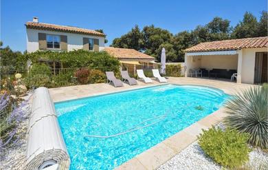 Holiday home Beautiful home in Eygalires with 4 Bedrooms, WiFi and Outdoor swimming pool