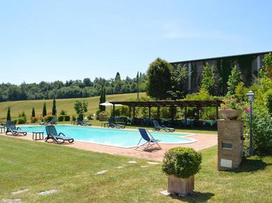 Holiday home Cozy Apartment near Asciano with Shared Swimming Pool