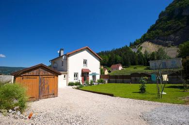 Дом отдыха House with 2 bedrooms in Villard Saint Sauveur with wonderful mountain view and enclosed garden