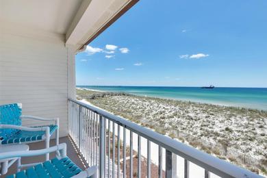 Holiday home Oceanfront 3bed/3bath townhouse w/ arcades
