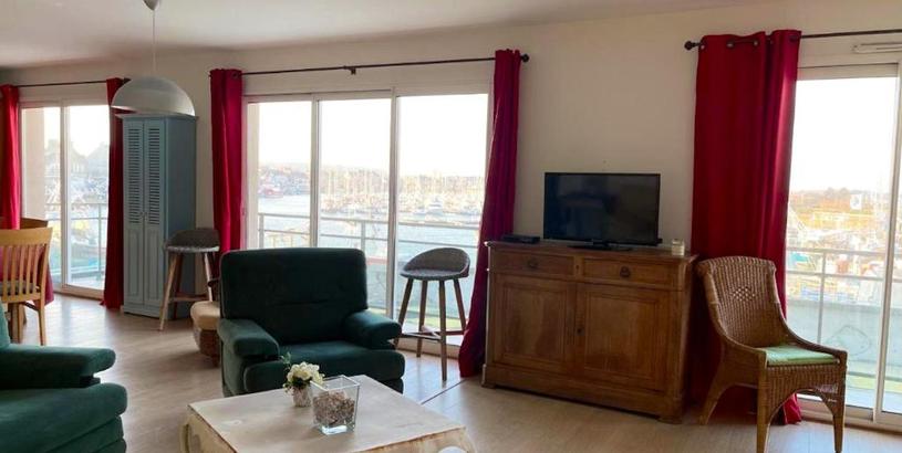 Апартаменты Appartement de 2 chambres a Saint Vaast la Hougue a 100 m de la plage avec vue sur la mer terrasse amenagee et wifi
