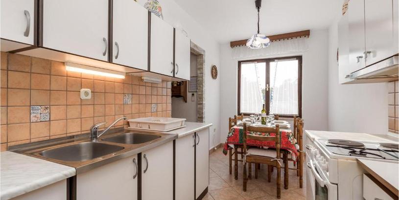 Apartments Nice apartment in Malinska with 3 Bedrooms, Jacuzzi and WiFi
