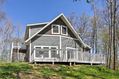 Holiday home Spacious Pine Lake Home Deck, Fire Pit and 3 Acres!