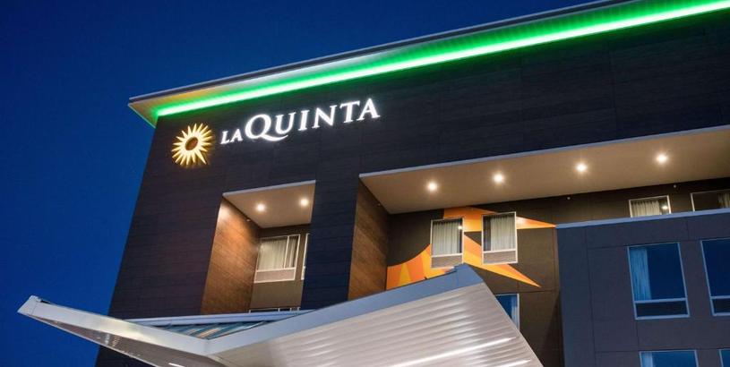 Отель La Quinta Inn & Suites by Wyndham Wisconsin Dells- Lake Delton