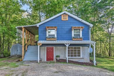 Holiday home Cozy Candler Cottage - 11 Mi to DT Asheville!
