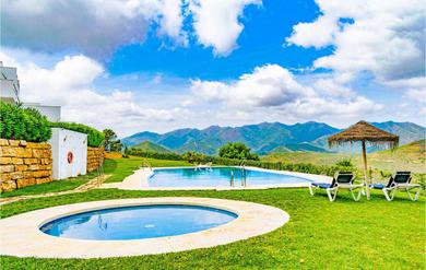 Дом отдыха Amazing home in La Mairena with Outdoor swimming pool, WiFi and 3 Bedrooms