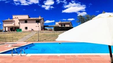 Вилла Villa Vallocchia - sleeps 18. Exclusive pool/grounds. Spoleto 10 mins. Rome 1 hr
