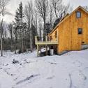 Дом отдыха Newly Built Cabin with Hot Tub - 16 Mi to Stowe Mtn!
